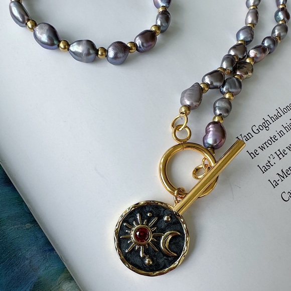 (SOLD) Pearl necklace - Picture 3 of 5